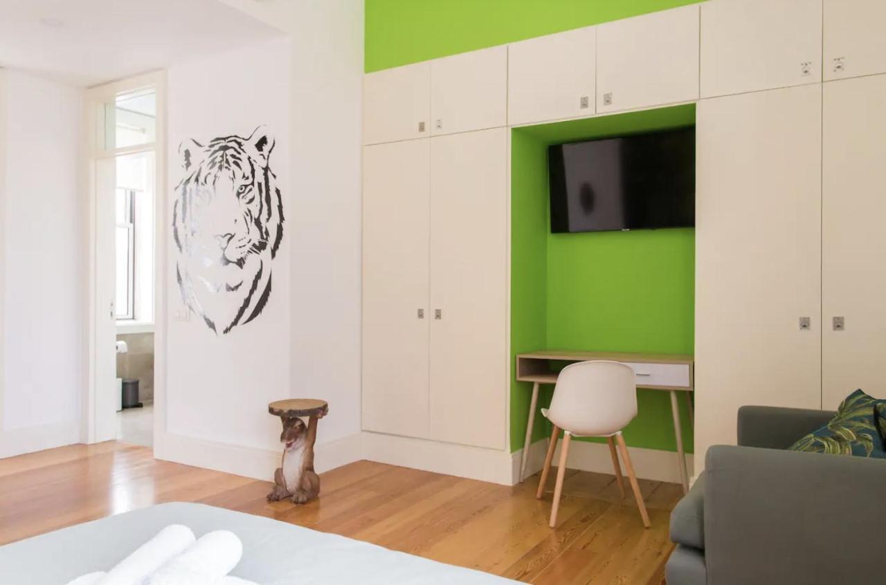 Beautiful 3-story House In Chiado With A 40m² Private Terrace Lejlighed