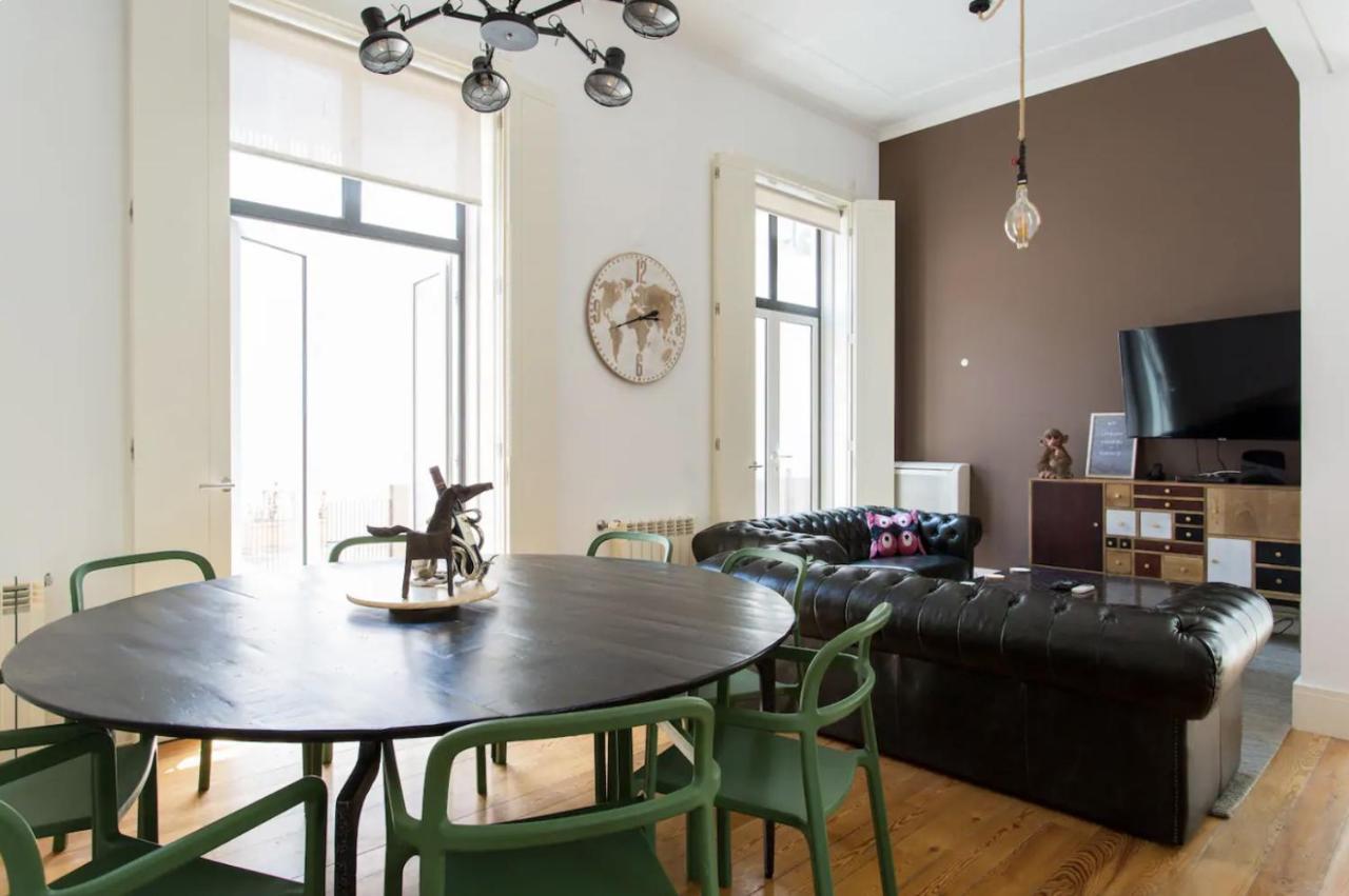 Beautiful 3-story House In Chiado With A 40m² Private Terrace Lejlighed *