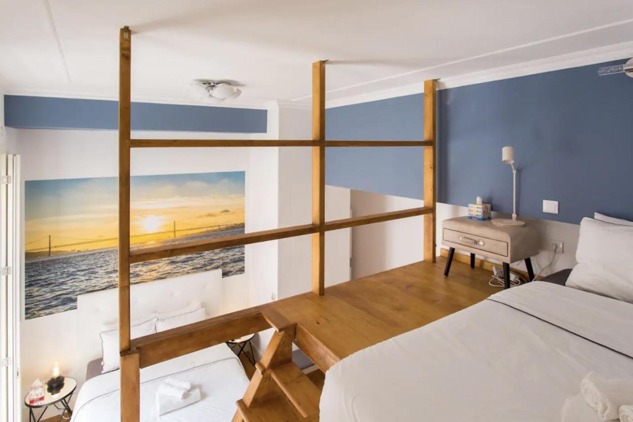 Beautiful 3-story House In Chiado With A 40m² Private Terrace Lissabon