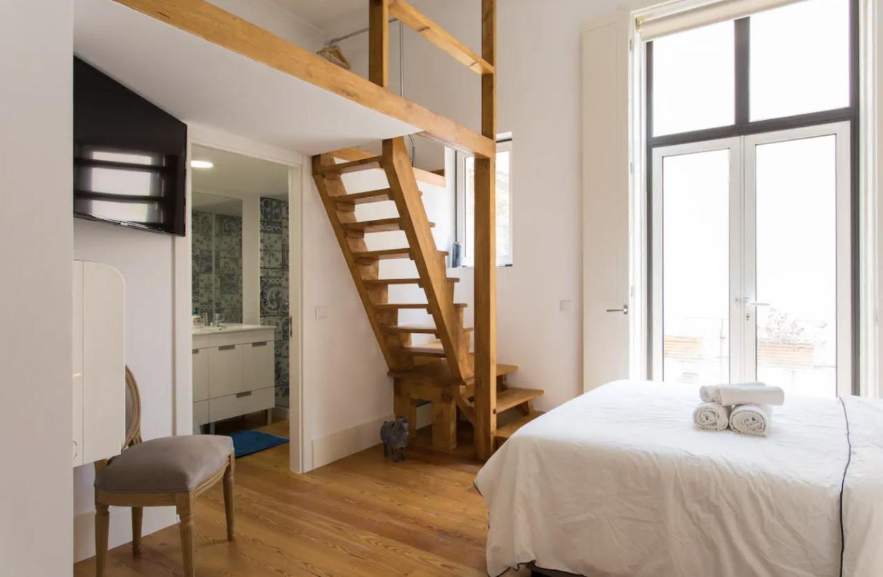 Beautiful 3-story House In Chiado With A 40m² Private Terrace Lissabon